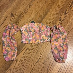 Wild‎ Fable women’s size small pink floral long sleeved crop top NWT